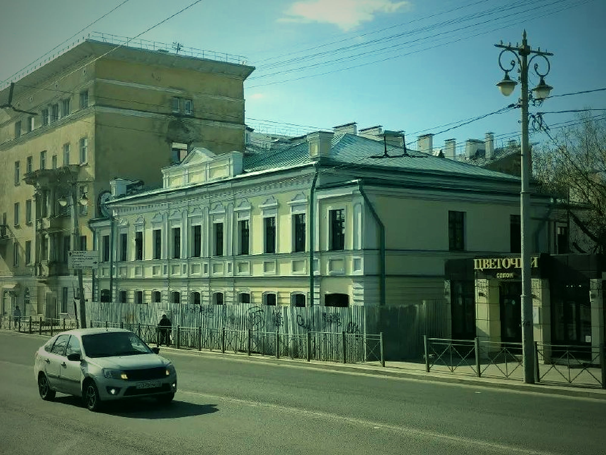 Дом Тарасова · улица